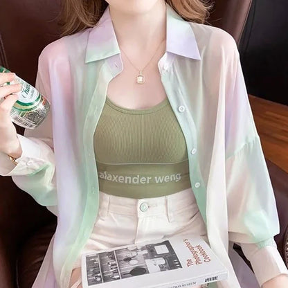 Camisa  de manga comprida com gola virada para baixo